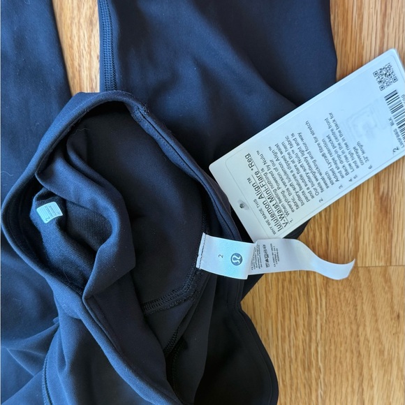 BNWT lululemon Align V-Waist Mini-Flare Pant - Size 2 - Black - Picture 8 of 9